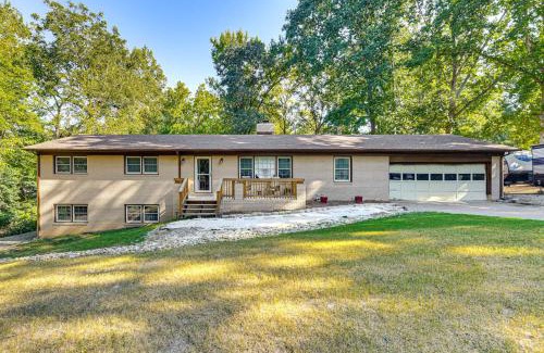 Monroe Apartment | 2 Mi to Downtown Monroe Quiet Apt with Patio