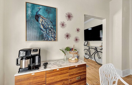 Rogers House | .2 mi to Downtown Rogers, Heated pool on Bike Trail, King Bed, Fire table