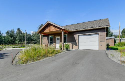 Palmer House | 2 Mi to Dtwn Palmer Custom Valley Home with Garage