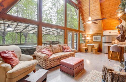 Townsend House | 2 Mi to Smoky Mtns Natl Park! Hot Tub Hideaway