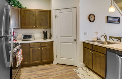 Providence House | 2 Mi to Zootah: Providence Townhome w/Fireplaces