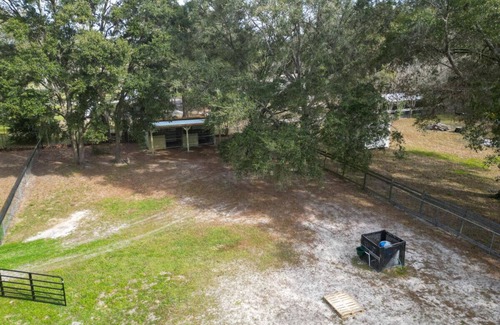 Ocala House | 2 Miles from WEC with 2 Paddocks + King Bed!