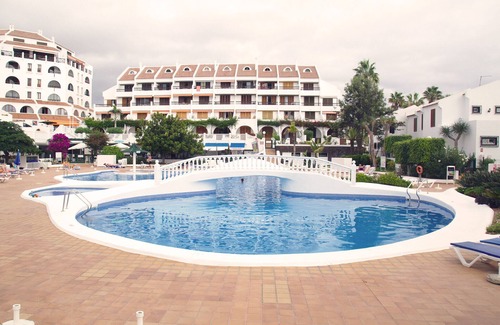 El Madronal Ski Chalet | 2 min Walk to Beach - Private Solarium Bungalow
