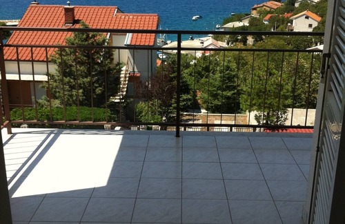 Klenovica Apartment | 2 minutes to the beach with beautiful sea views