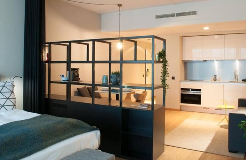 Jewish Quarter House | 2 Modern Units Near to the Museum Aan de Stroom! Parking, Game Room, Bike Rental