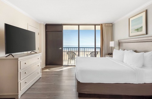 Northeast Virginia Beach Resort | 2 Oceanfront Units with Rooftop Pool, Private Balconies & Stunning Views