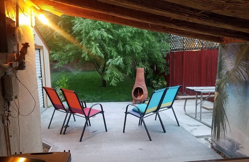 Nampa House | 2 person JACUZZI Cozy Cottage (Entire House)