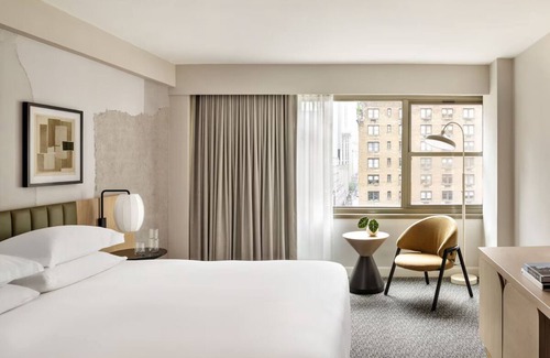 Midtown West Hotel | 2 Pet-friendly Units at Kimpton Theta New York - Times Square