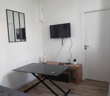Suresnes Apartment | 2 pièce avec terrasse ensoleillé