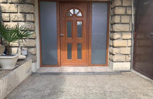 Epinay-sur-Seine Apartment | 2 pièces au calme proche Paris, entrée indépendante