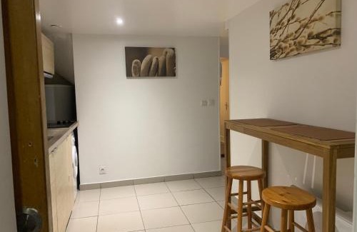 Epinay-sur-Seine Apartment | 2 pièces au calme proche Paris, entrée indépendante