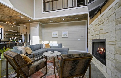 Broken Bow Cabin | 2 Private Heated Pools | Games | Sleeps 48!