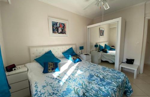 Cannes Apartment | 2 rooms facing south 300m from the Croisette LIVE IN LE BOSQUET