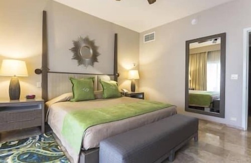 Zona Hotelera Resort | 2 Royal Sands Cancun, All Inclusive, Beachfront Resort!
