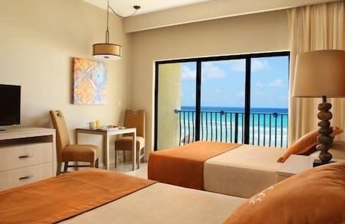 Zona Hotelera Resort | 2 Royal Sands Cancun, All Inclusive, Beachfront Resort!