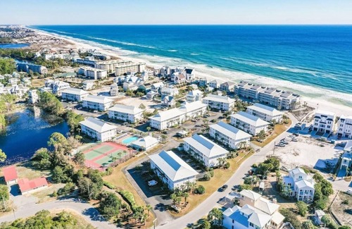 Seagrove Beach Condo | 2 Seasonally Heated Pools! 4 Bikes! Tennis Courts! 2-Minute Walk to the Beach!