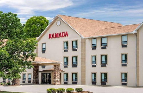 Strasburg Hotel | 2-Star Hotel ∙ Ramada by Wyndham Strasburg Dover