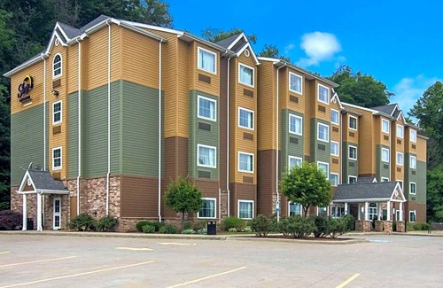Steubenville Hotel | 2-Star Hotel ∙ Sleep Inn & Suites Steubenville at the University