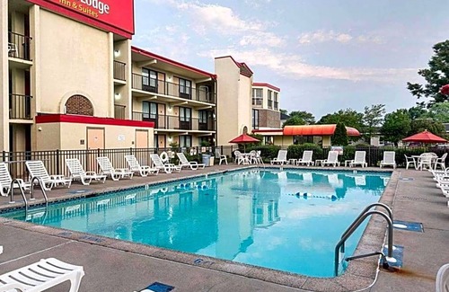 Rehoboth Beach Hotel | 2-Star Hotel ∙ Econo Lodge Inn & Suites - Rehoboth Beach