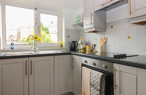 Peterculter Cottage | 2 STATION ROAD EAST, character holiday cottage in Peterculter