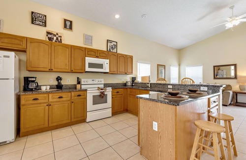 Davenport Villa | 2 Suites, 1 King, 5 Beds: Pool. Games Room #810 5 Bedroom Villa