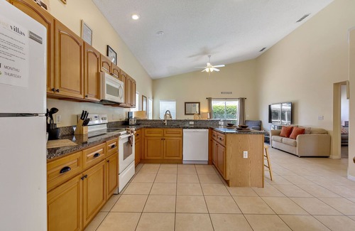Davenport Villa | 2 Suites, 1 King, 5 Beds: Pool. Games Room #810 5 Bedroom Villa