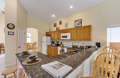 Davenport Villa | 2 Suites, 1 King, 5 Beds: Pool. Games Room #810 5 Bedroom Villa