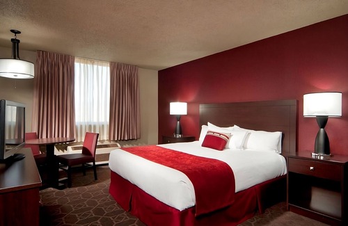 Laughlin Hotel | 2 x Santa Fe King Non Smoking Room at Edgewater Casino Resort, Free Parking