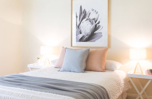 Keith Bed & Breakfast | 20 Hill Ave Bed & Breakfast - 'feel at home, when away'