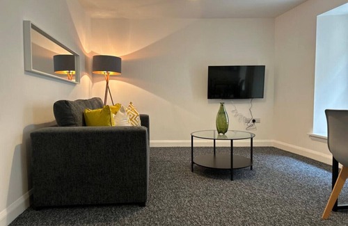 Kirkcaldy Apartment | 20 Linen Loft - 2 Bed Apt