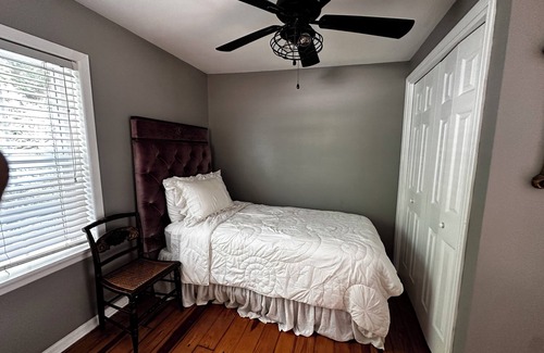 Seguin House | 20 minutes from New Braunfels on Lake McQueeney! Perfect for girls weekend!