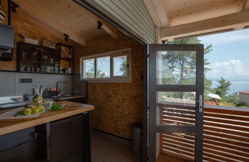 Rogac Ski Chalet | !20% OFF in October!/Unwind in a unique chalet with an amazing sea view patio