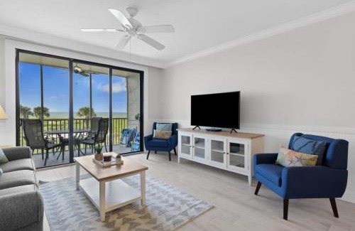 Captiva House | 2004 Beach Villa - Captiva Two Bedroom Premier Beachfront Residence