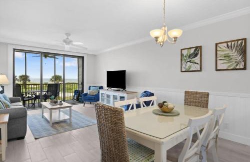 Captiva House | 2004 Beach Villa - Captiva Two Bedroom Premier Beachfront Residence