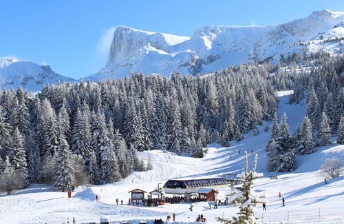 Saint-Etienne-en-Devoluy Apartment | 200m from resort center, 4th floor, view mountain, balcony, tv, ski locker, 32m², Superdévoluy