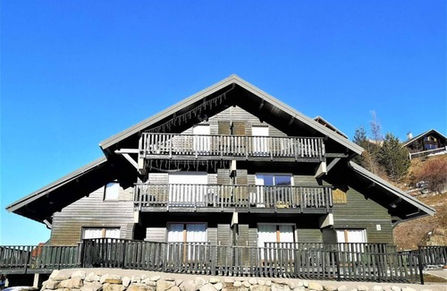 La Joue du Loup Apartment | 200m from ski slopes, balcony, parking, tv, ski locker, 25m², La Joue du Loup