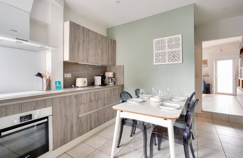 Dinard Ski Chalet | 200m from the beach, cosy house for 4