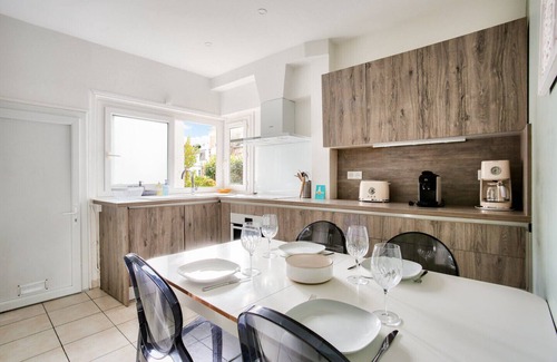 Dinard Ski Chalet | 200m from the beach, cosy house for 4