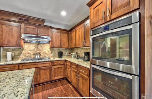 Tahoe Meadows Condo | #202-cnvnt 3B3B fit 8P, 8 mins walk to heavenly
