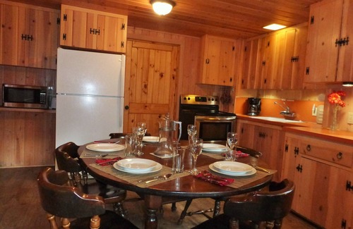 West Glacier Cabin | 2026 bookings open Oct 19 noon PDT. In Glacier Lake front home pvt deck, 3bd 2b