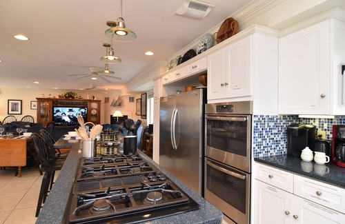 Rehoboth by the Sea House | 2026 CALENDAR OPEN FOR BOOKING! FREE CHEF OR BONFIRE WITH MINIMUM 3 NIGHT STAY!