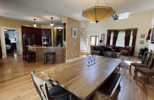 Three Oaks House | 2026 Open Secluded retreat Heated pool 13 acres pool table playground