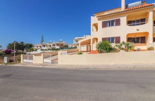 Castelo House | 204 m² House ∙ 4 bedrooms ∙ 8 guests