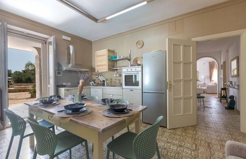 Oria Villa | 2076 Villa Artesole by BarbarHouse