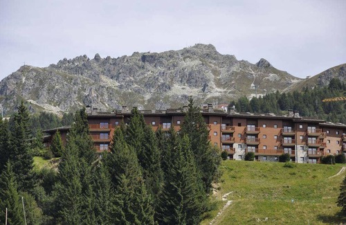 Arc-1800 Apartment | 20m from ski slopes, 2nd floor, view valley, balcony, tv, ski locker, 37m², Les Arcs