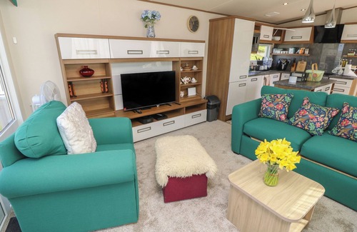 Bembridge Cottage | 21 CAULKERS REST, family friendly, with a garden in Bembridge