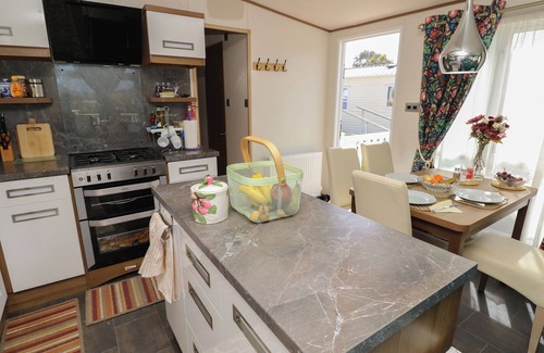 Bembridge Cottage | 21 CAULKERS REST, family friendly, with a garden in Bembridge
