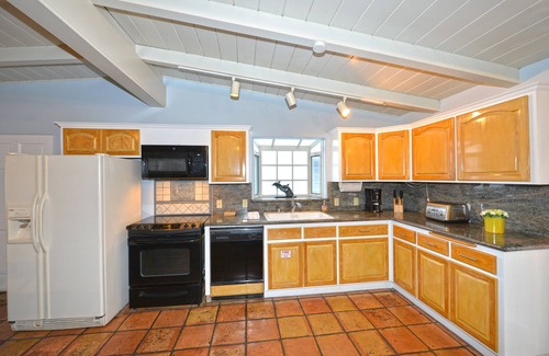 Avalon House | 211CLU: Home with Deck, Golf Cart, 1 Block to the Beach, Pet Friendly, WIFI - 21