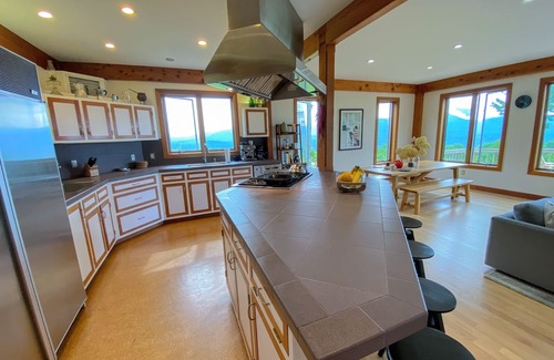 Bethlehem House | 212 Stunning home with breathtaking views, outdoor cedar sauna, great location! Skiing!