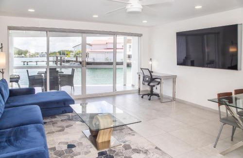 Jolly Harbour House | 232F South Finger